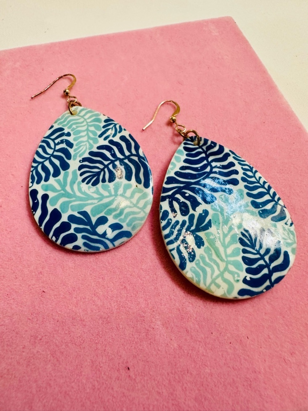 Blue Tropical Shell Earrings - Picture 3 of 4